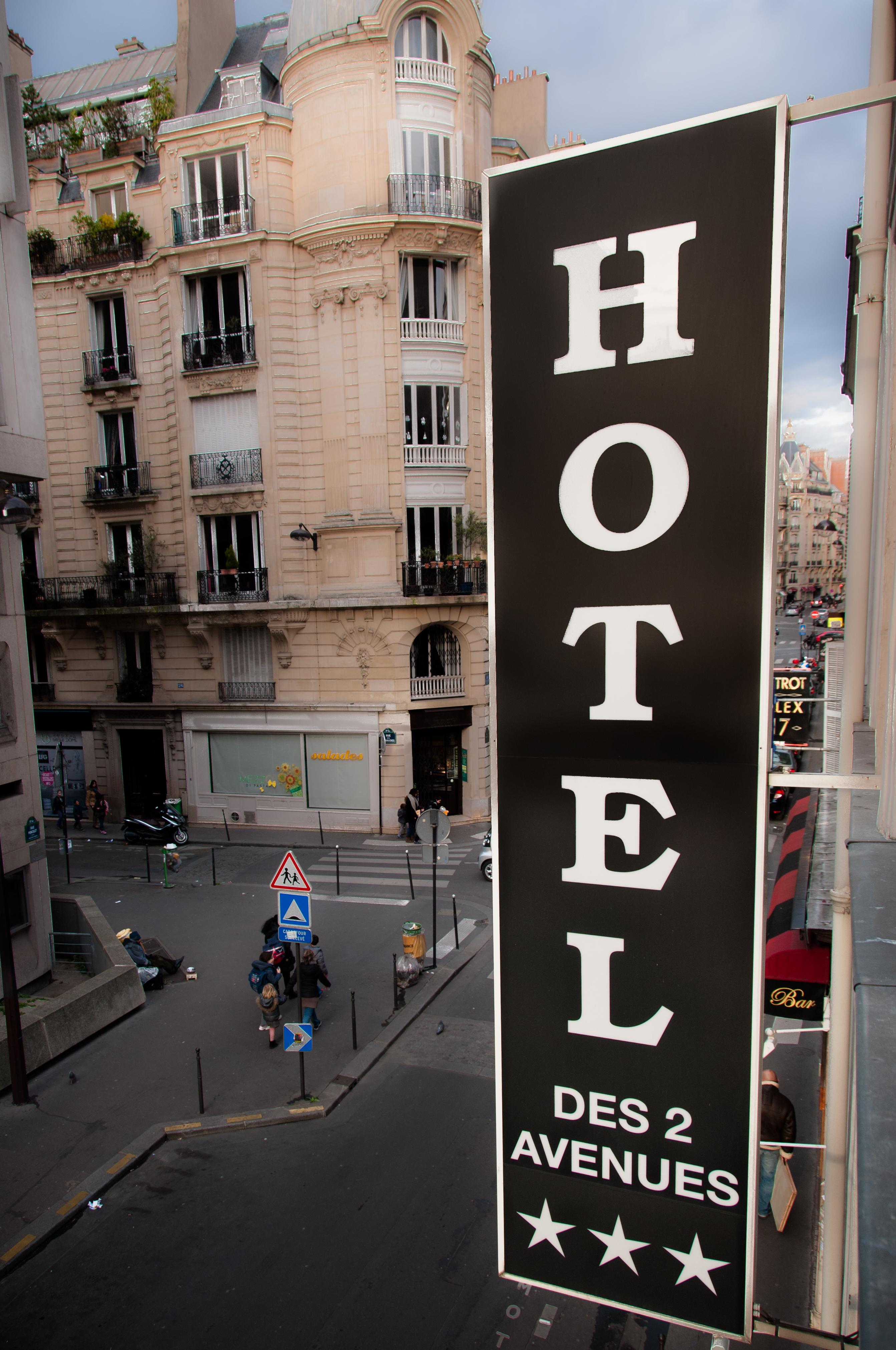 Hotel Des Deux Avenues Paris Bagian luar foto